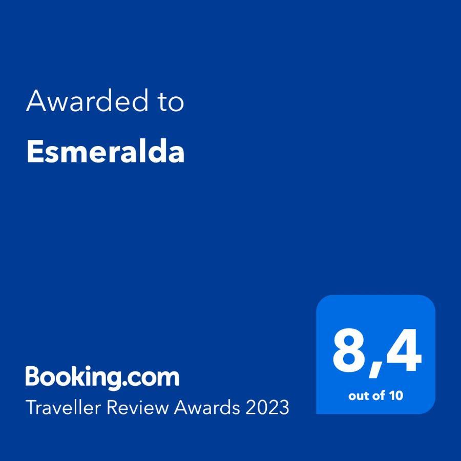 Esmeralda Callao Salvaje Esterno foto